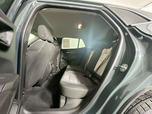 Used 2025 Chevrolet Trax LS w/ LS Convenience Package FWD image 27