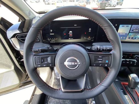Used 2025 Nissan Kicks SR FWD image 25