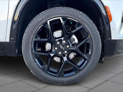 Used 2024 Chevrolet Traverse RS image 12