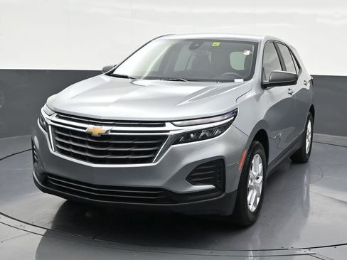 Used 2024 Chevrolet Equinox LS FWD image 9