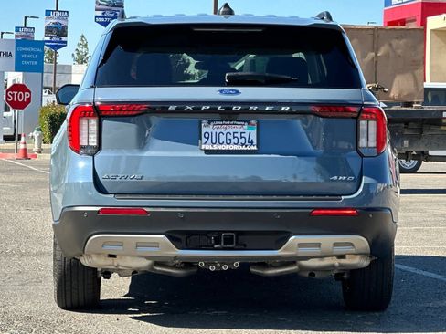 Used 2025 Ford Explorer Active w/ Active Comfort Package AWD/4WD image 8