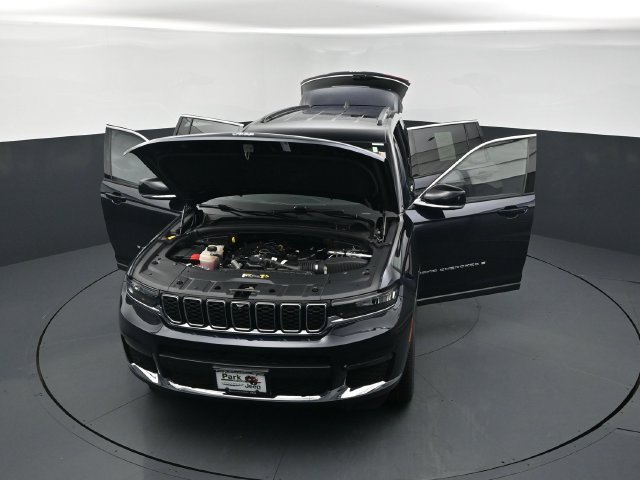 Used 2023 Jeep Grand Cherokee L Limited w/ Luxury Tech Group II AWD/4WD image 25