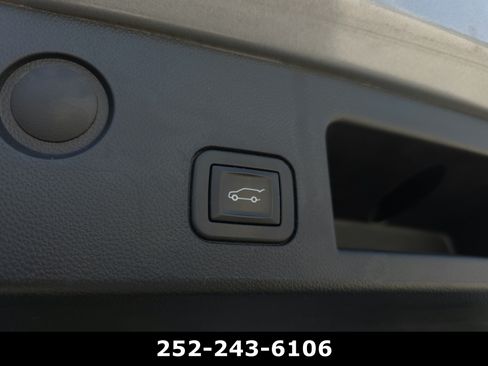 Used 2025 Chevrolet Equinox ACTIV w/ Safety and Technology Package FWD image 36