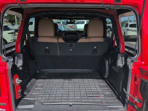 Used 2023 Jeep Wrangler Unlimited Rubicon AWD/4WD image 13