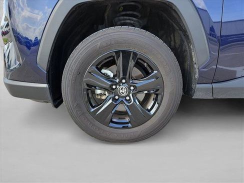Used 2025 Toyota RAV4 XLE AWD/4WD image 24