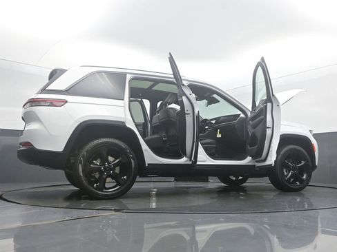 New 2026 Jeep Grand Cherokee Limited AWD/4WD image 59