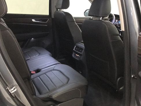 Used 2024 Volkswagen Atlas SEL AWD/4WD image 16