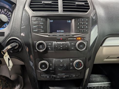 Used 2018 Ford Explorer 4WD image 25