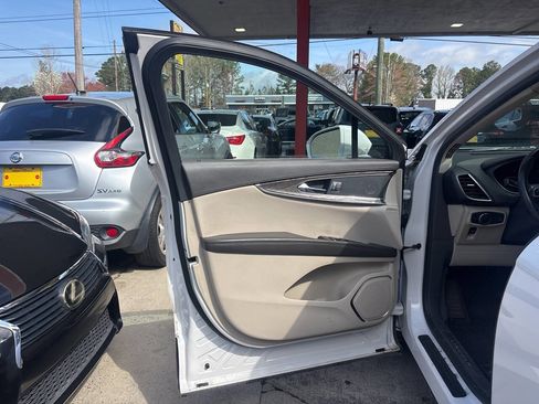 Used 2019 Lincoln Nautilus Select image 9