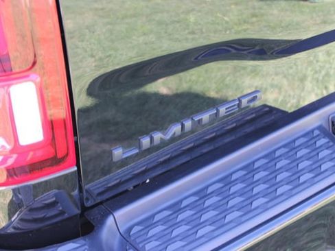Used 2025 RAM 2500 Limited AWD/4WD image 42