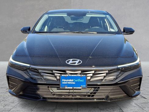 Used 2026 Hyundai Elantra SE FWD image 2