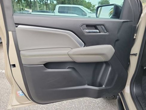 Certified 2024 Chevrolet Colorado ZR2 w/ Technology Package AWD/4WD image 21