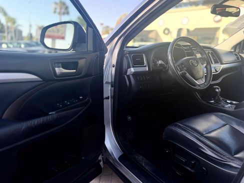Used 2016 Toyota Highlander XLE FWD image 15
