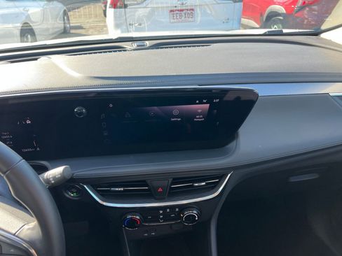 Used 2025 Buick Encore GX Preferred image 18