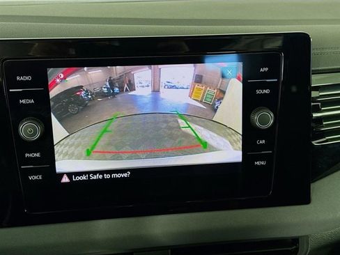 Used 2025 Volkswagen Jetta SE image 17