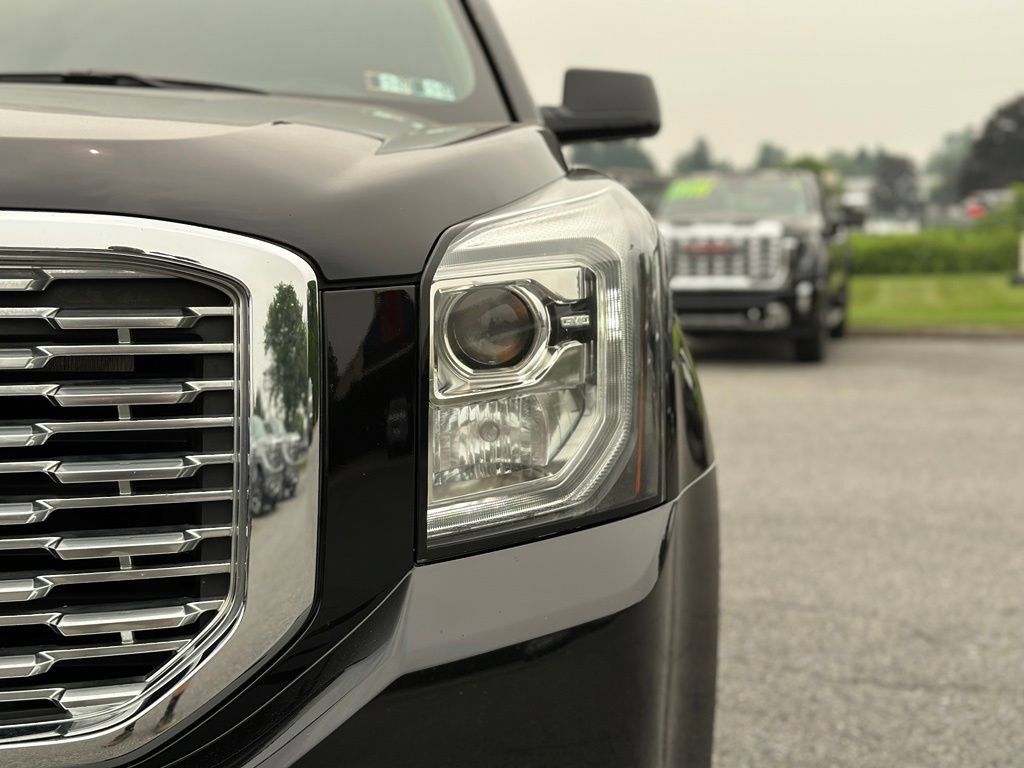Certified 2019 GMC Yukon Denali w/ Denali Ultimate Package AWD/4WD image 43