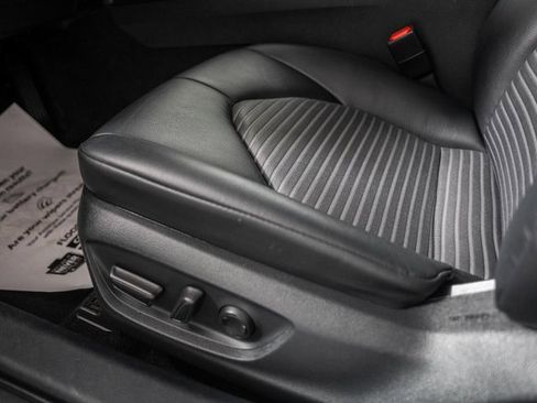 Used 2024 Toyota Camry SE image 32