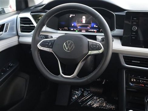 New 2025 Volkswagen Taos SE image 23