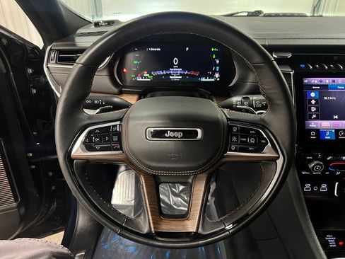 Used 2024 Jeep Grand Cherokee Summit w/ Luxury Tech Group V AWD/4WD image 22