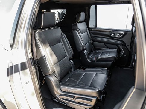 Used 2021 Chevrolet Suburban Premier w/ Premium Package image 41