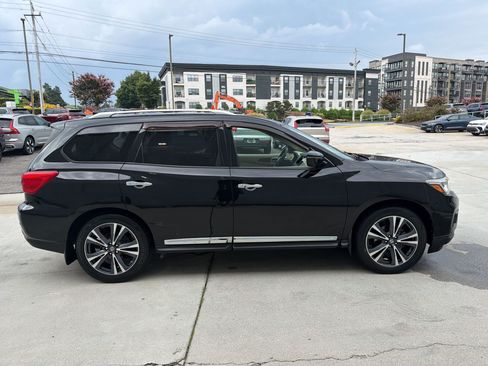 Used 2019 Nissan Pathfinder Platinum w/ Cargo Package FWD image 8