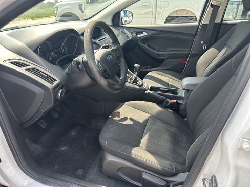 Used 2015 Ford Focus SE FWD image 9