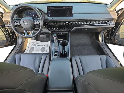 Used 2023 Honda Accord Touring image 9