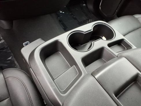 Certified 2025 GMC Sierra 1500 SLT image 23