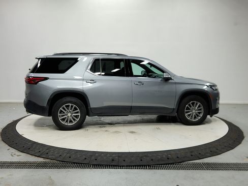 Used 2023 Chevrolet Traverse LT FWD image 9