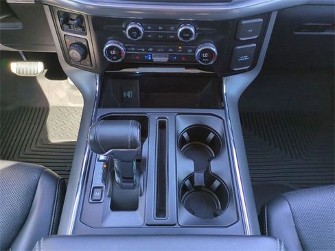 Used 2021 Ford F150 Lariat w/ Tow Technology Package image 19