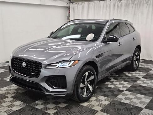 Used 2024 Jaguar F-PACE R-Dynamic S image 3