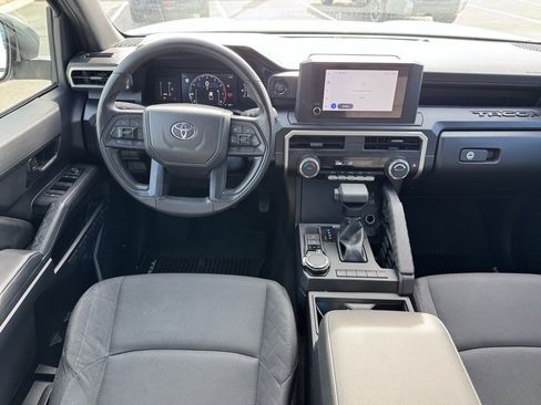 Used 2025 Toyota Tacoma SR image 9