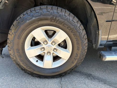 Used 2019 RAM 1500 Classic SLT AWD/4WD image 10