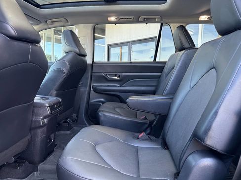 Used 2024 Toyota Grand Highlander AWD Hybrid image 27