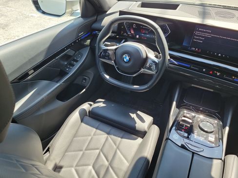 Used 2024 BMW 530i image 12