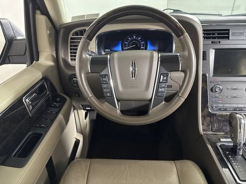 Used 2015 Lincoln Navigator 4WD image 41
