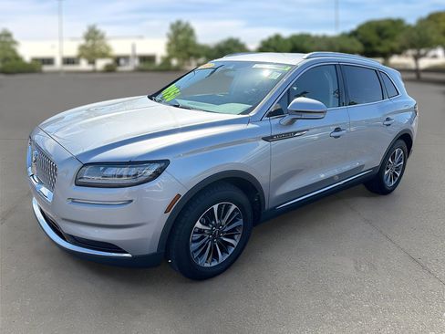 Used 2023 Lincoln Nautilus FWD w/ Premium Package image 3