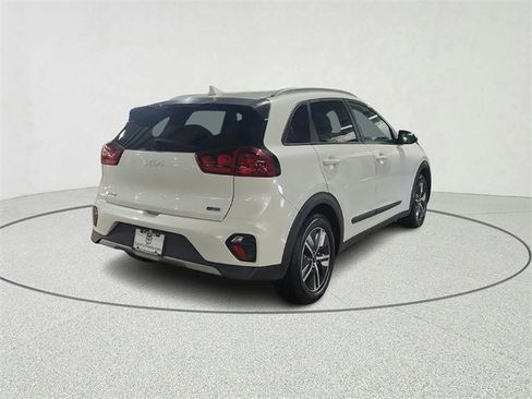 Used 2022 Kia Niro LXS image 2