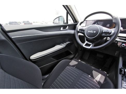 New 2026 Kia K5 LXS FWD image 9