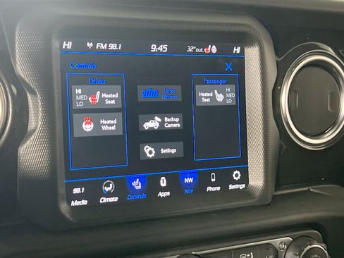 Used 2022 Jeep Wrangler Unlimited Sahara image 20