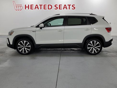 Used 2022 Volkswagen Taos SE image 6