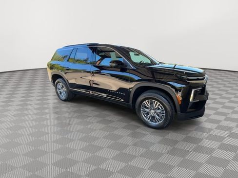 New 2026 Chevrolet Traverse LT w/ Driver Confidence Package AWD/4WD image 2