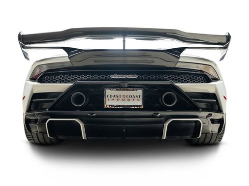 Used 2020 Lamborghini Huracan EVO RWD image 18