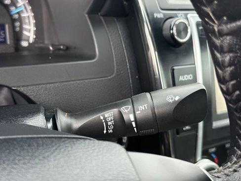 Used 2013 Toyota Camry XLE w/ Leather Pkg image 31