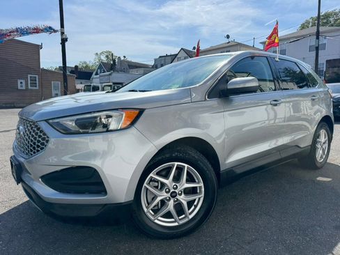 Used 2024 Ford Edge SEL AWD/4WD image 2