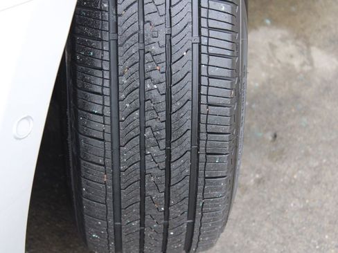 Used 2020 Toyota Prius LE image 14