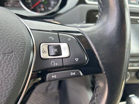 Used 2017 Volkswagen Jetta SEL image 24
