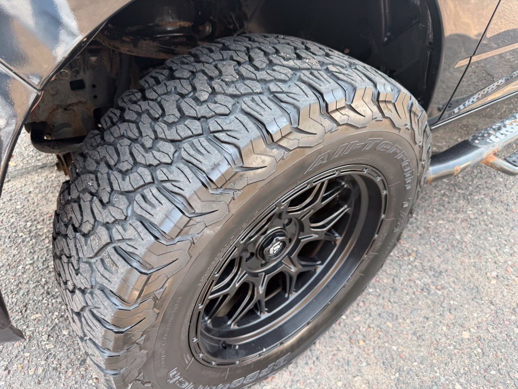 Used 2019 RAM 1500 Classic SLT w/ Black Appearance Group AWD/4WD image 22