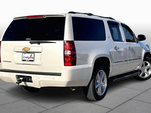 Used 2014 Chevrolet Suburban LTZ image 12