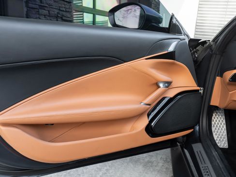 Used 2021 Ferrari Roma RWD image 19